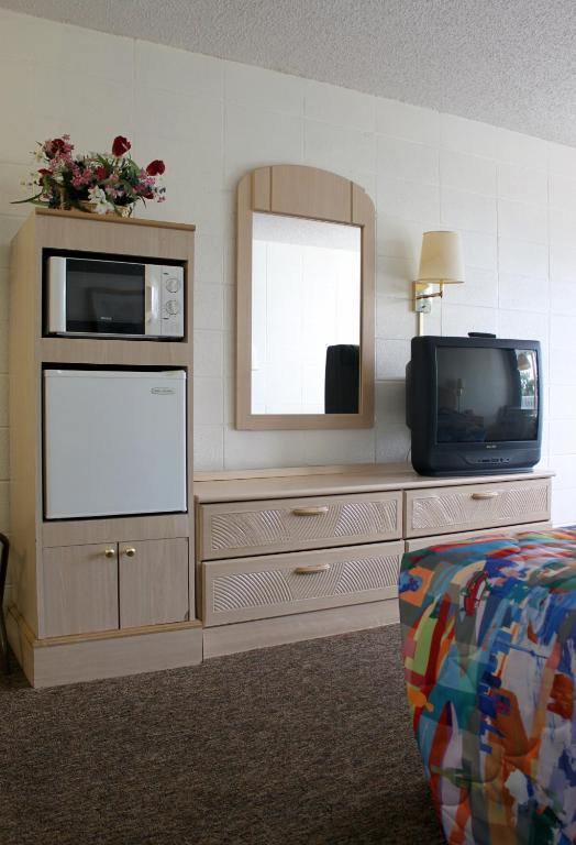 76 Inn Branson Room photo